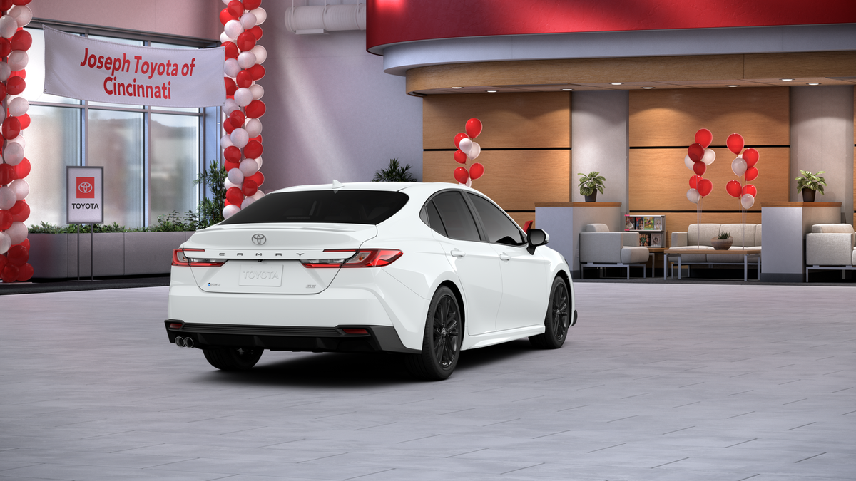 2026 Toyota Camry SE - Photo 9