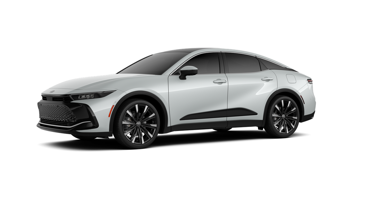2026 Toyota Crown Platinum photo 3