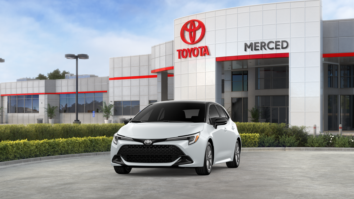 New 2027 Wind Chill Pearl with Black roof <sup>1</sup> Toyota  SE image 21