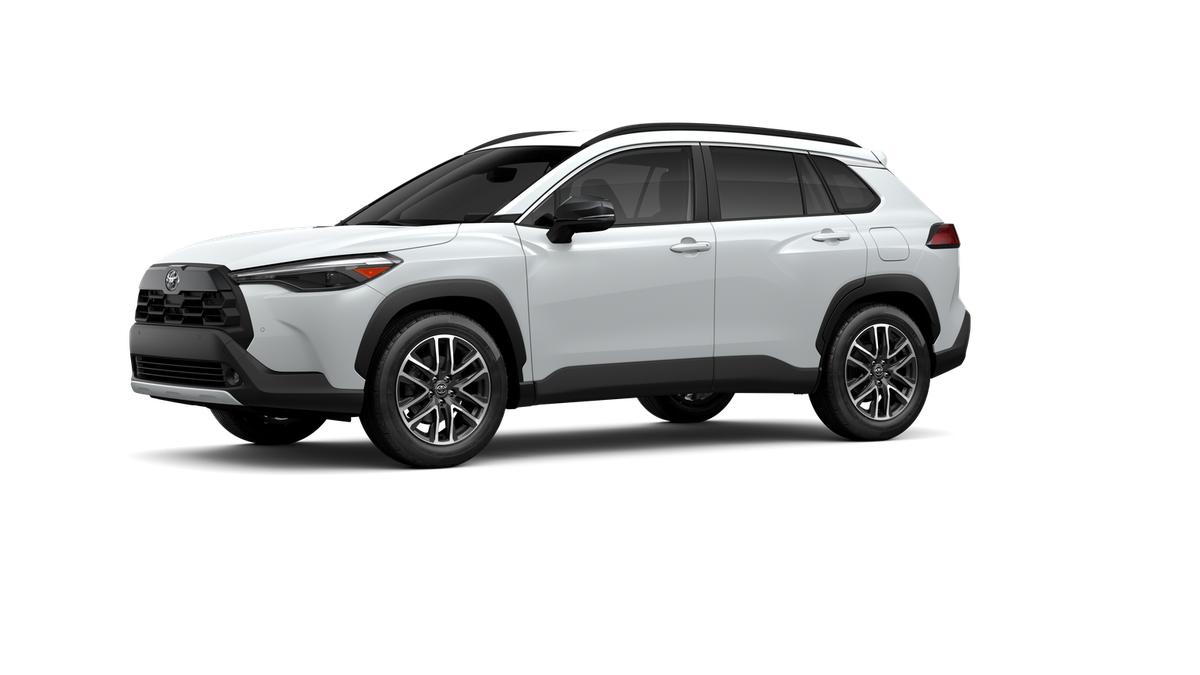 New 2026 Wind Chill Pearl <sup>1</sup> Toyota  XLE image 3