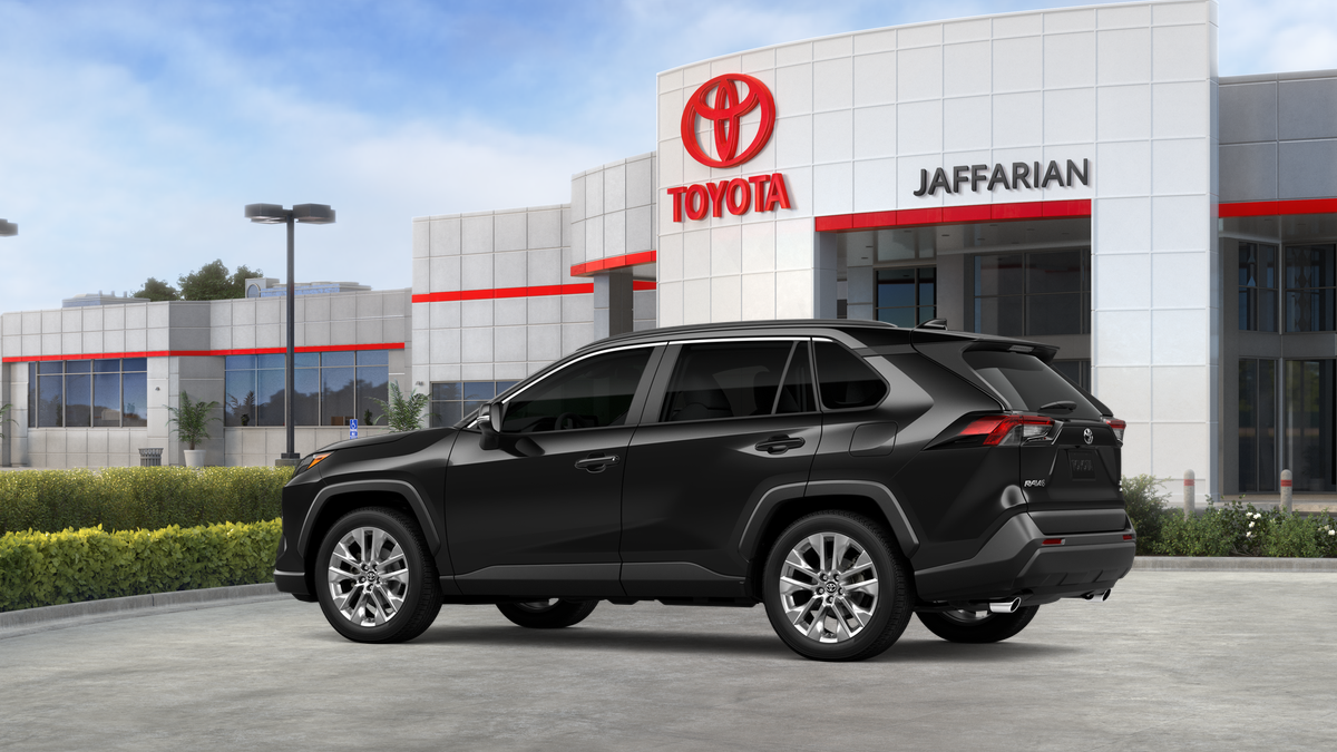 2025 Toyota RAV4 XLE Premium photo 19