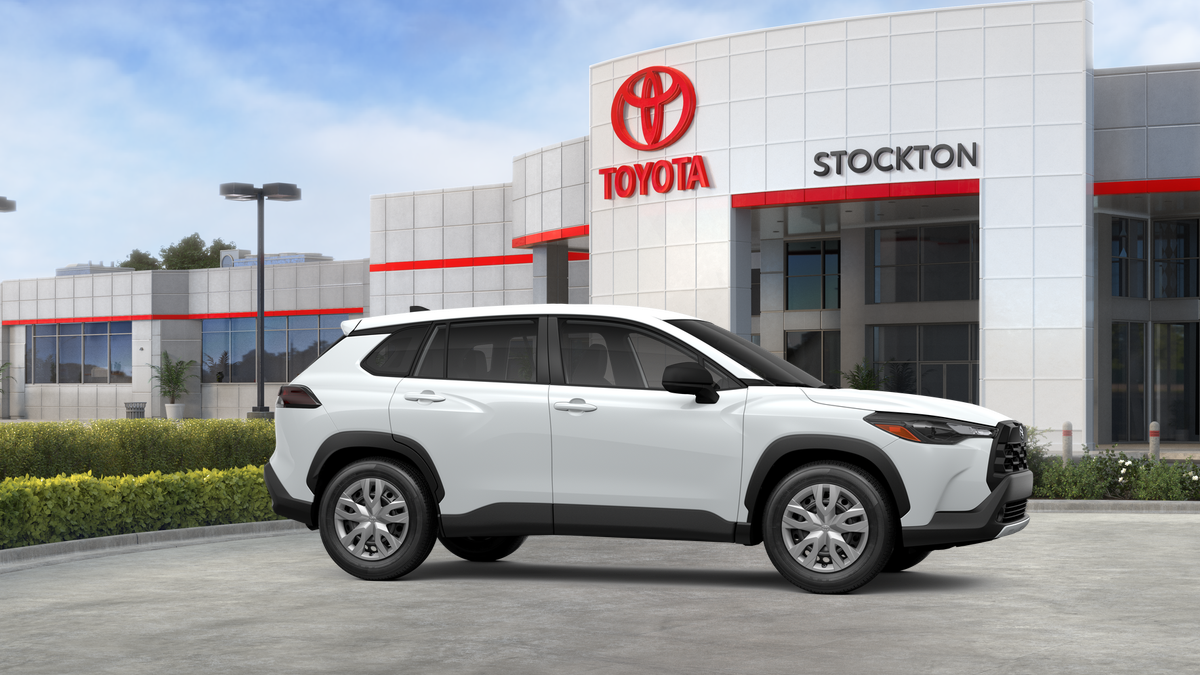 2026 Toyota Corolla Cross L photo 2