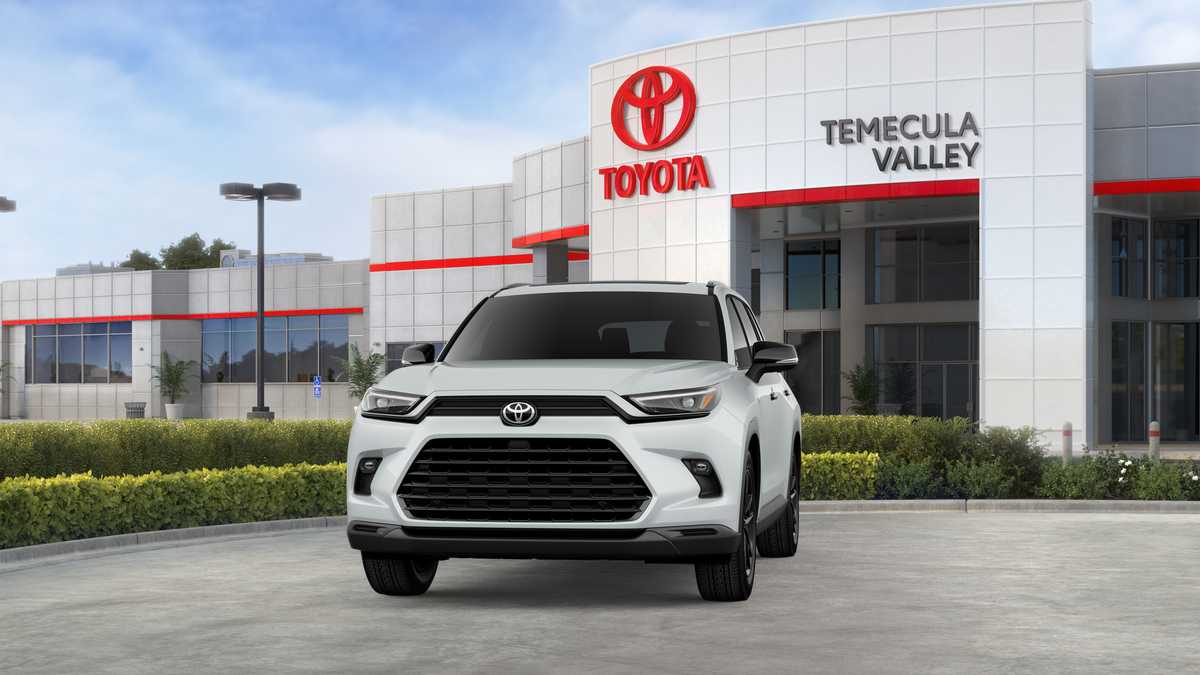 New 2026 Wind Chill Pearl <sup>1</sup> Toyota  Nightshade image 21