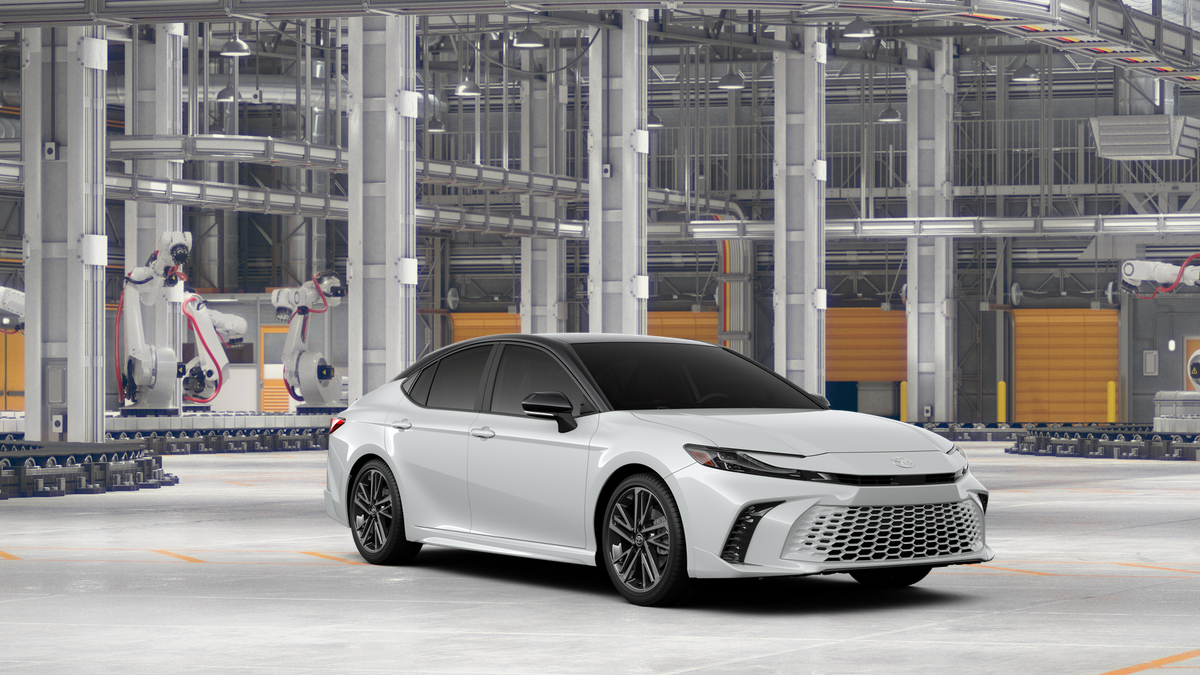New 2026 Wind Chill Pearl with Midnight Black Metallic roof <sup>1</sup> Toyota  XSE image 17