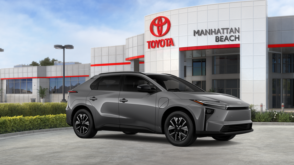 2026 Toyota bZ XLE - Photo 14
