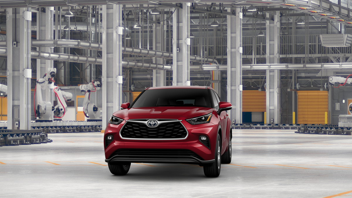 2025 Toyota Highlander LE photo 3