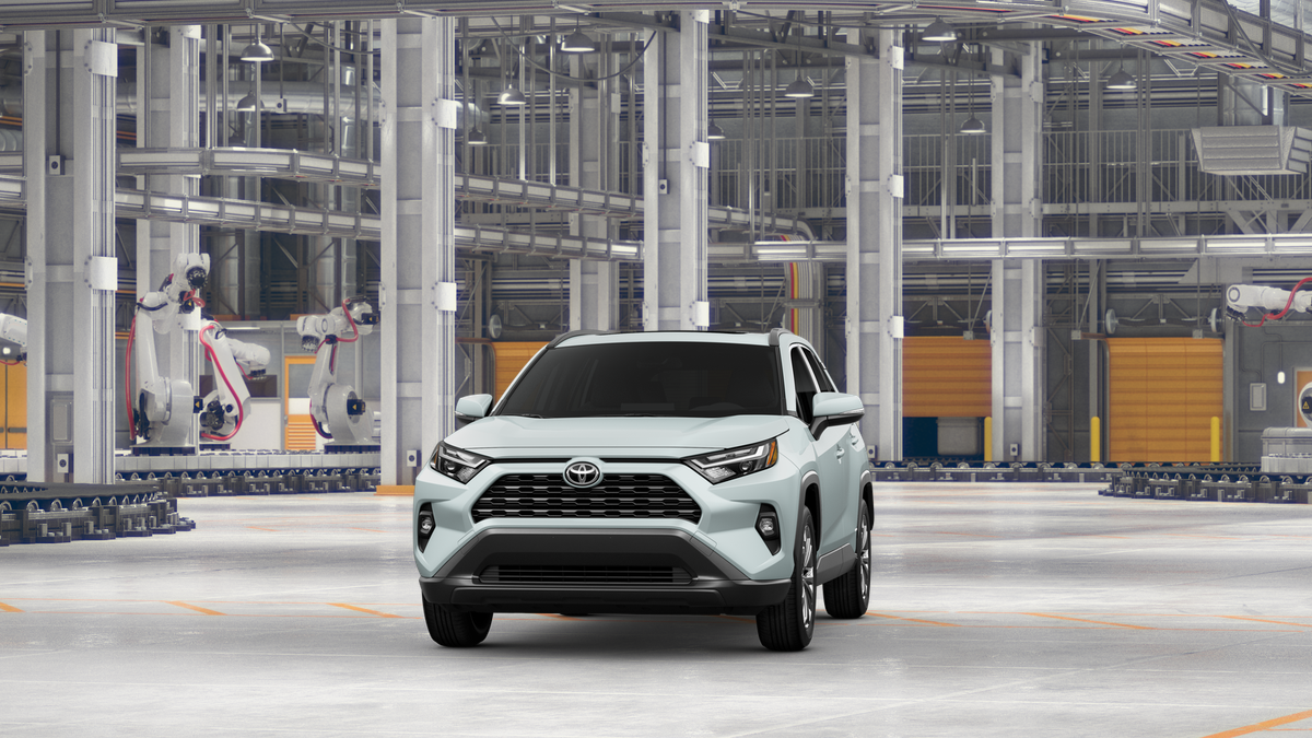 2025 Toyota RAV4 Hybrid XLE Premium photo 17