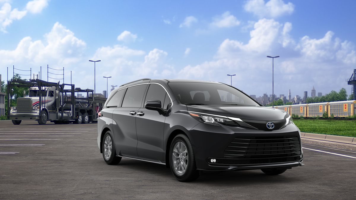 2025 Toyota Sienna XLE photo 20