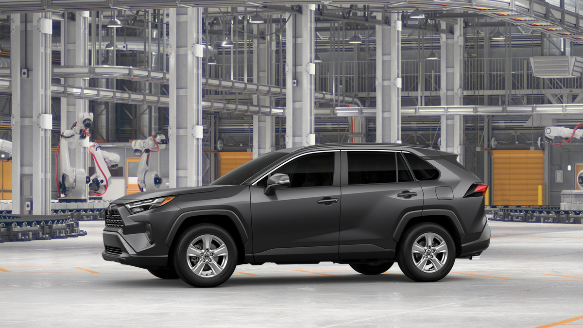 2025 Toyota RAV4 XLE photo 4