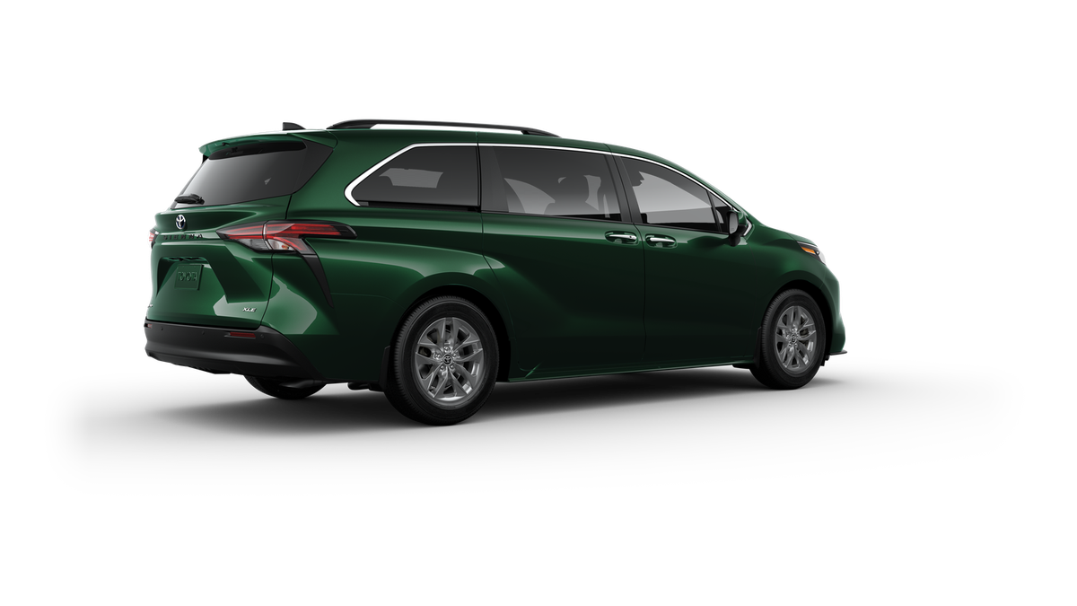 2025 Toyota Sienna XLE photo 28