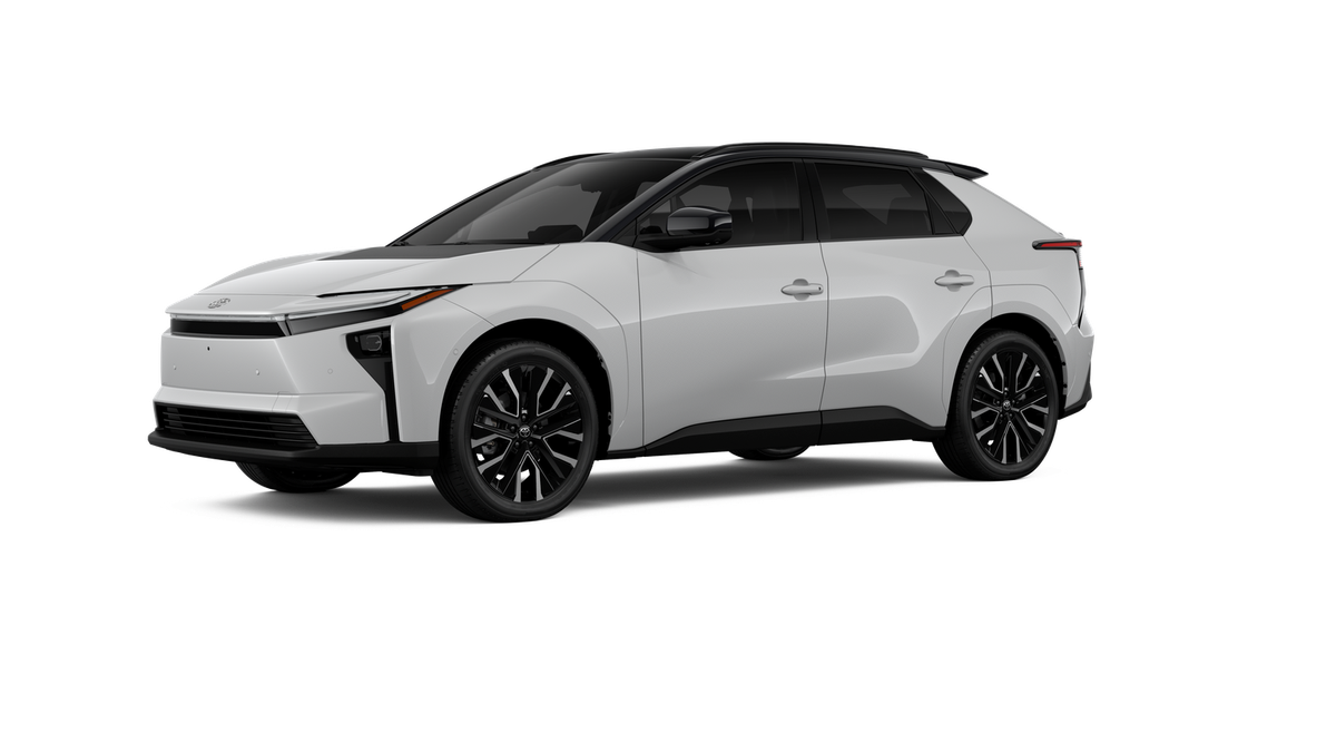 New 2026 Wind Chill Pearl with Midnight Black Metallic roof <sup>1</sup> Toyota  Limited image 13