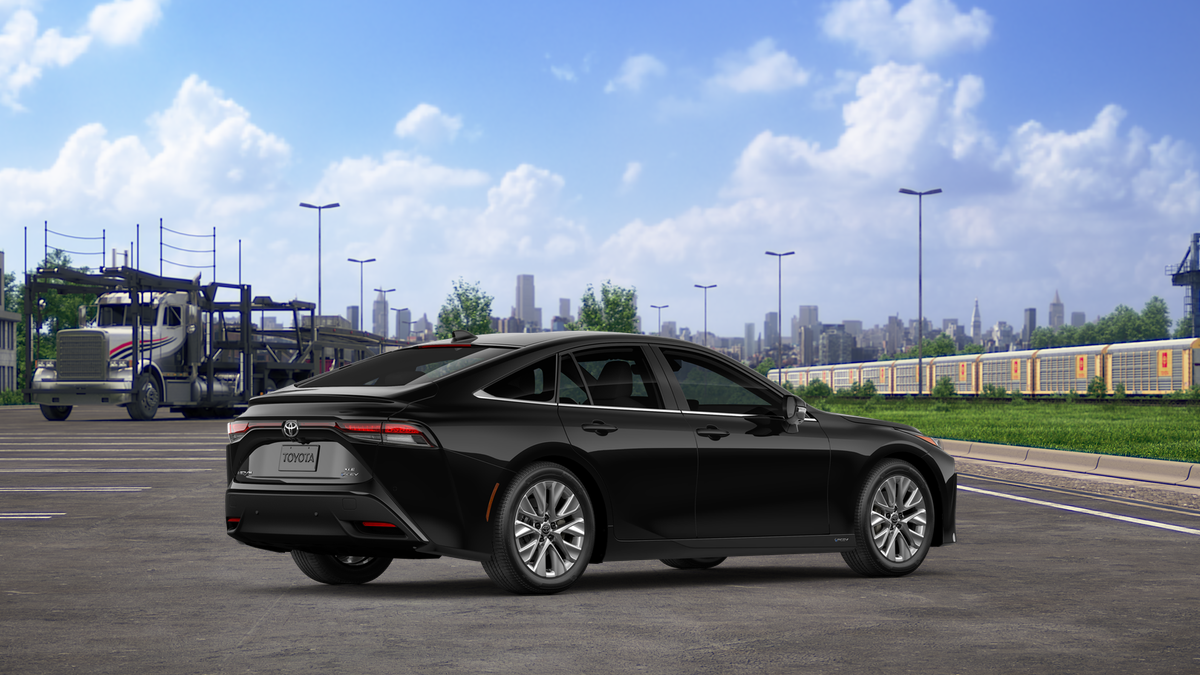 2025 Toyota Mirai XLE photo 10