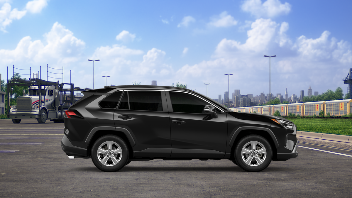 2025 Toyota RAV4 XLE photo 12