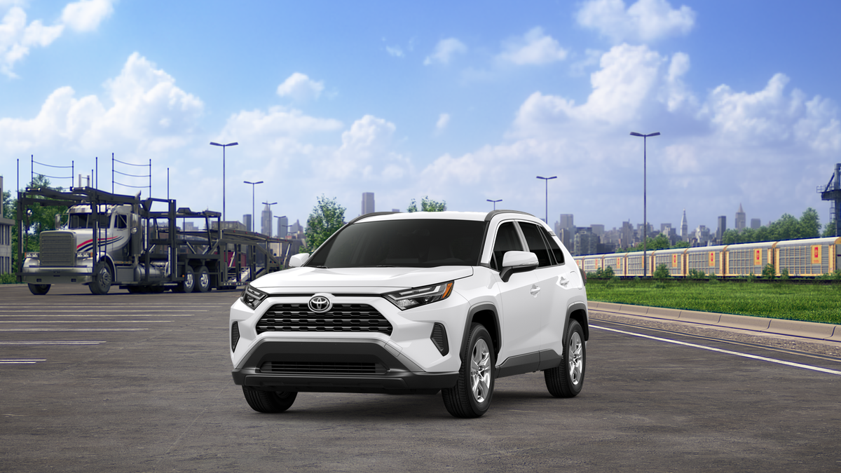 2025 Toyota RAV4 XLE's photo