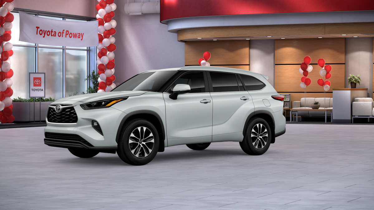 New 2026 Wind Chill Pearl <sup>1</sup> Toyota  XLE image 36