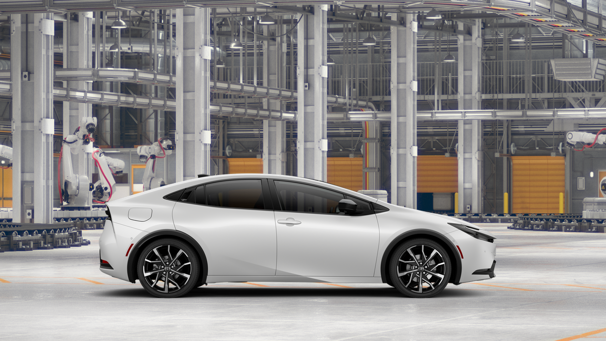 2026 Toyota Prius Plug-in Hybrid XSE Premium photo 14