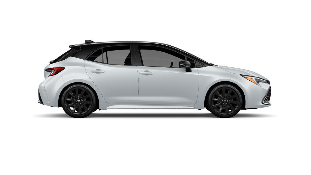 New 2027 Wind Chill Pearl with Black roof <sup>1</sup> Toyota  XSE image 14