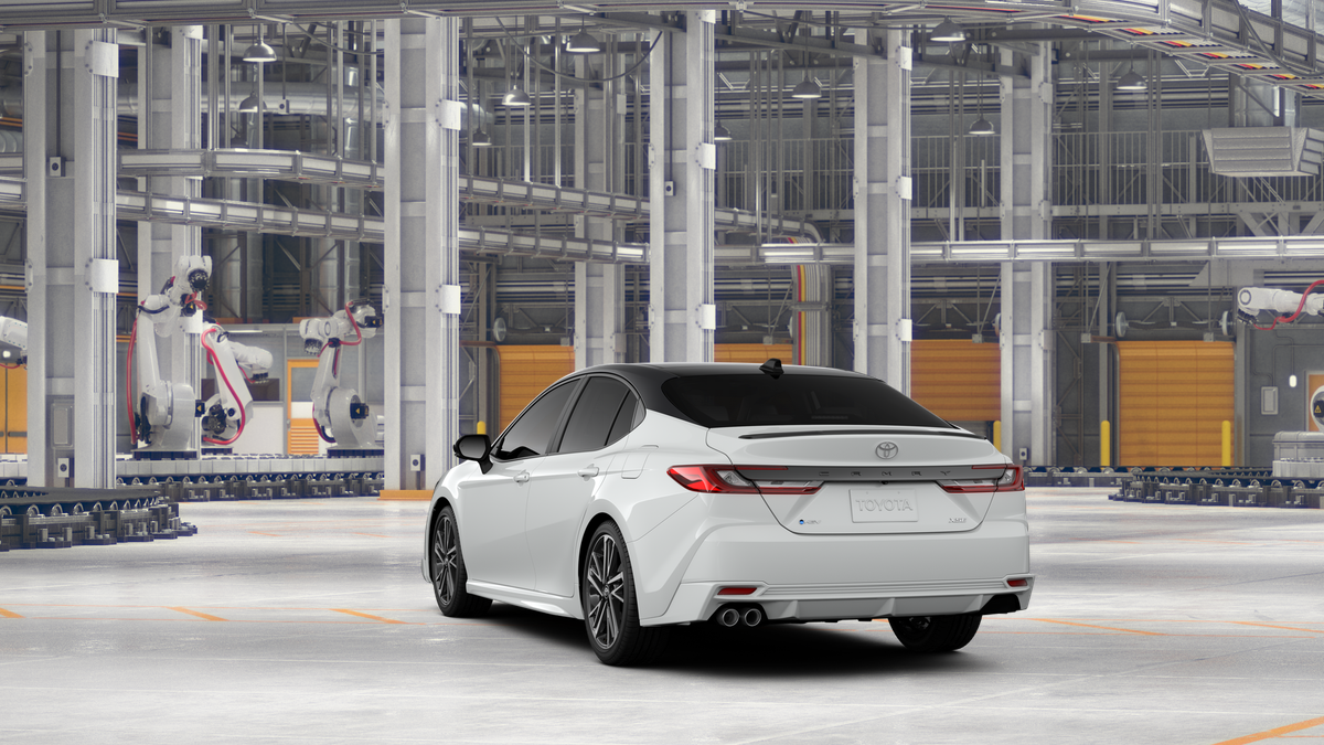 New 2026 Wind Chill Pearl with Midnight Black Metallic roof Toyota XSE image 7