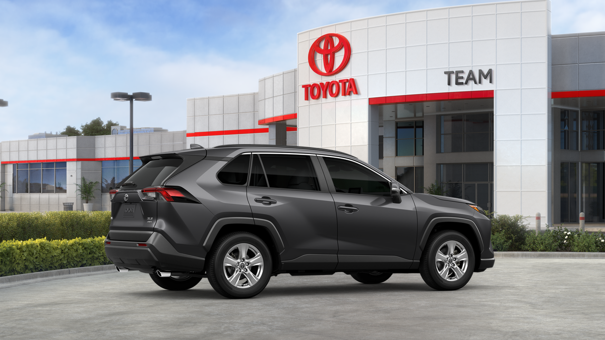 2025 Toyota RAV4 XLE photo 21
