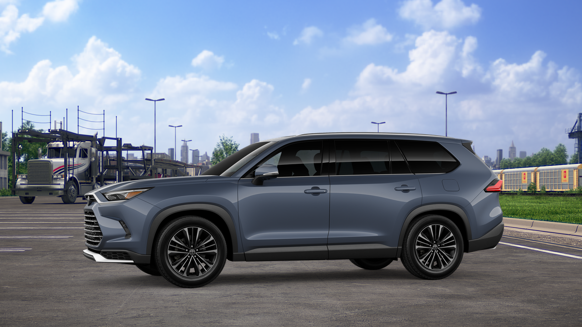 2026 Toyota Grand Highlander Hybrid MAX Platinum photo 3