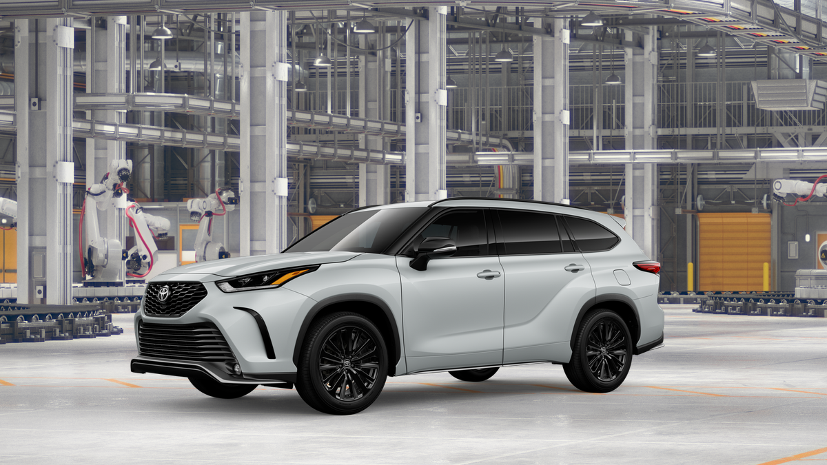 New 2026 Wind Chill Pearl <sup>1</sup> Toyota  XSE image 3