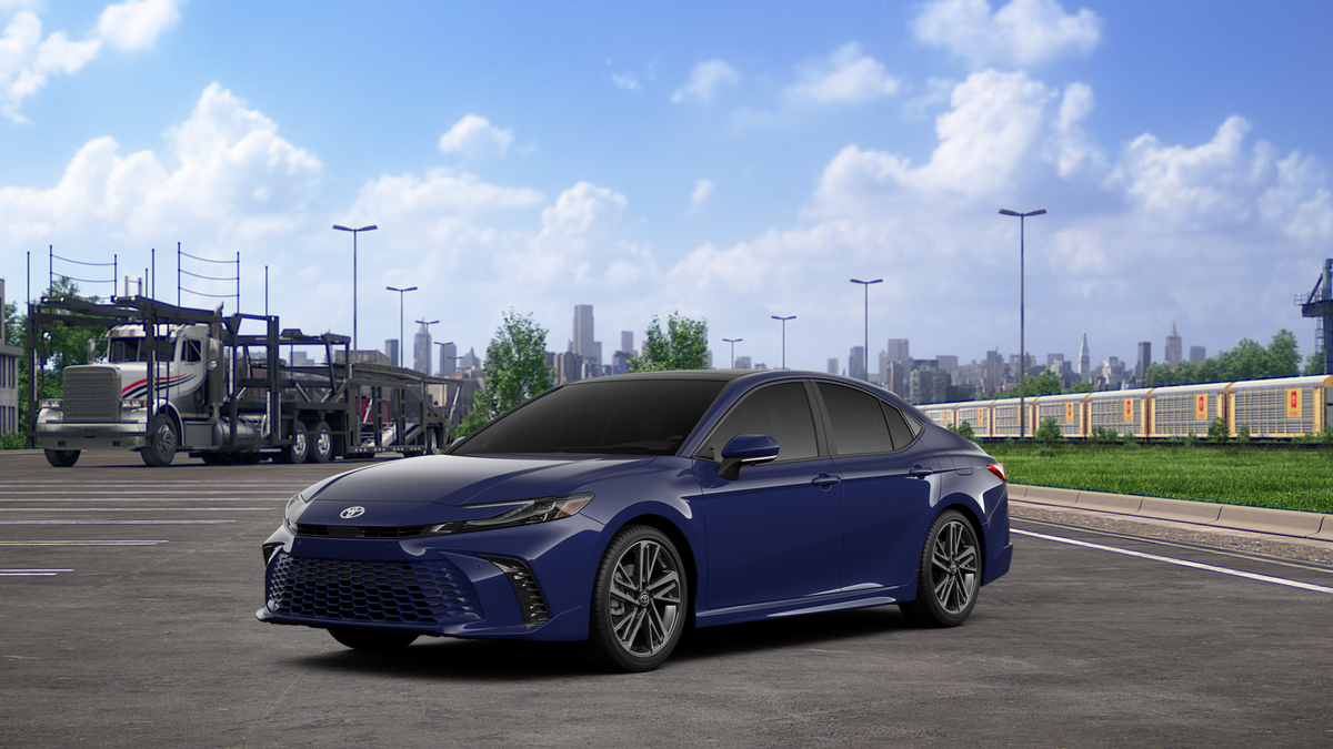 2026 Toyota Camry XSE Hybrid's photo