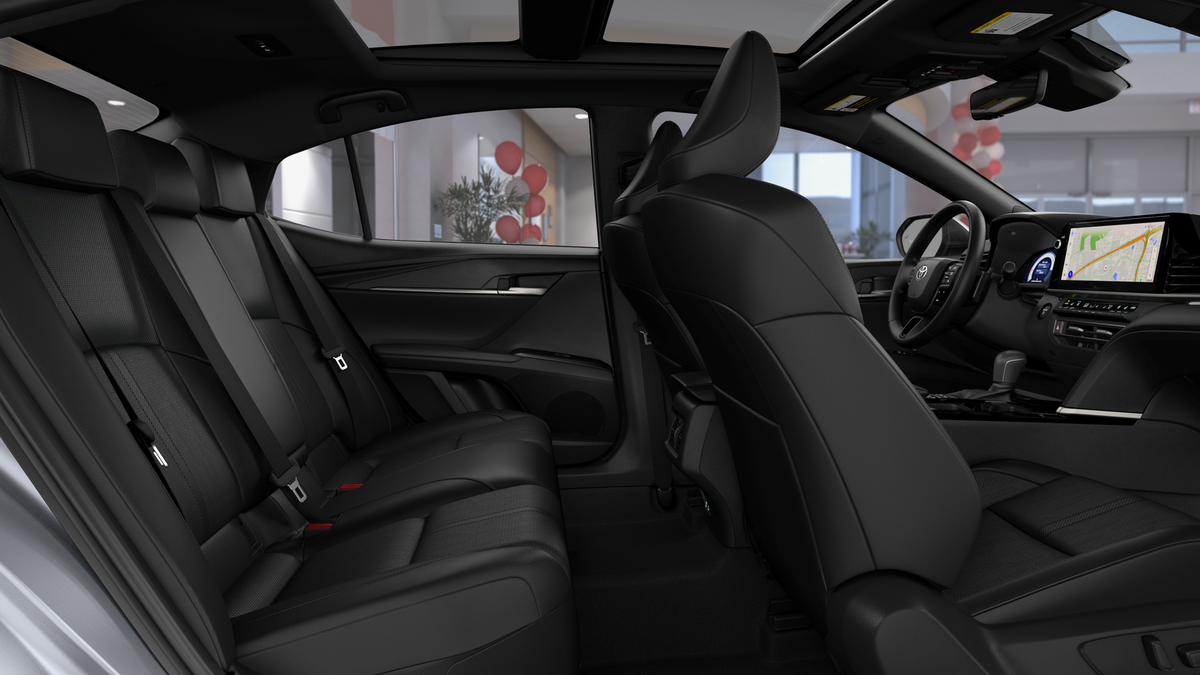 New 2026 Wind Chill Pearl with Midnight Black Metallic roof <sup>1</sup> Toyota  XSE image 2