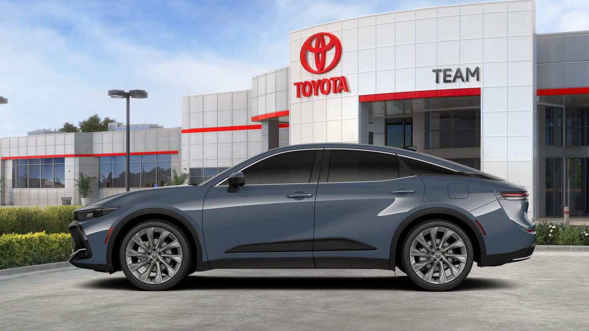 2026 Toyota Crown Limited - Photo 10