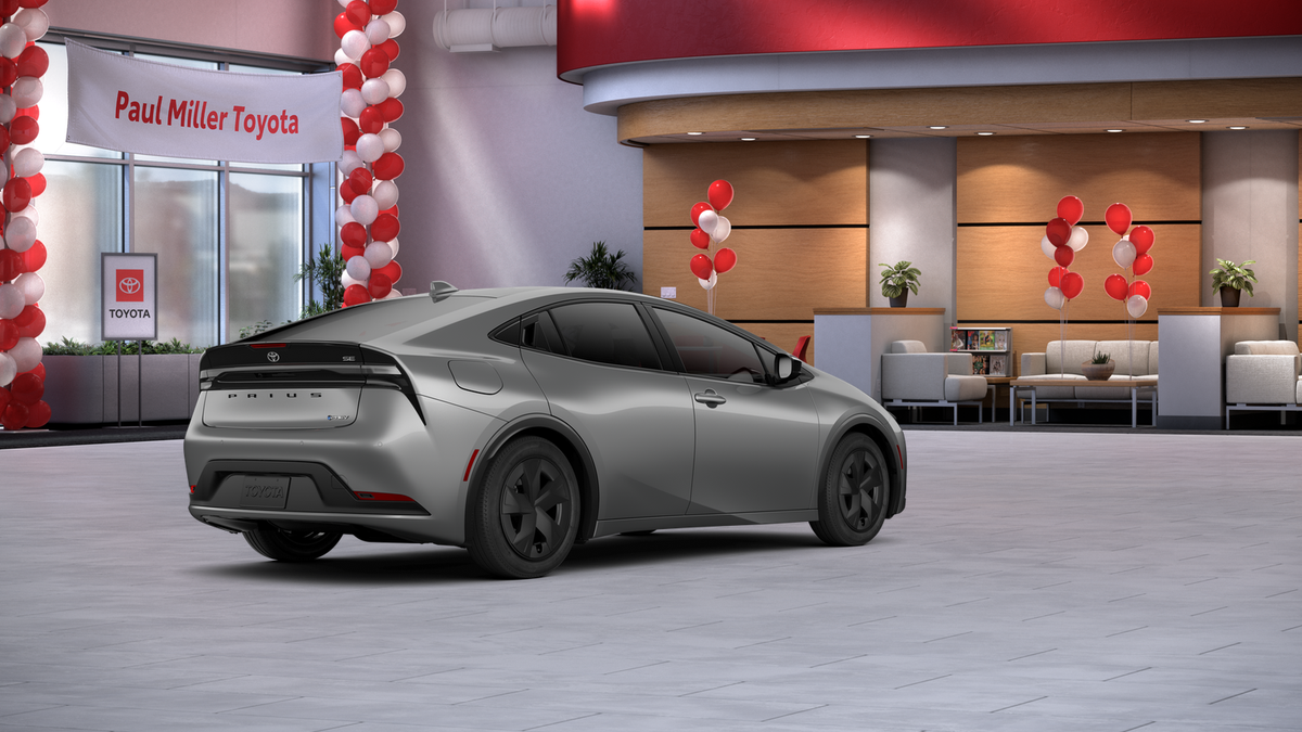 2026 Toyota Prius Plug-in Hybrid SE - Photo 12