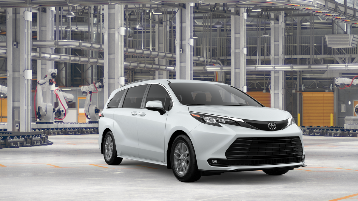 New 2026 Wind Chill Pearl <sup>1</sup> Toyota  XLE image 17