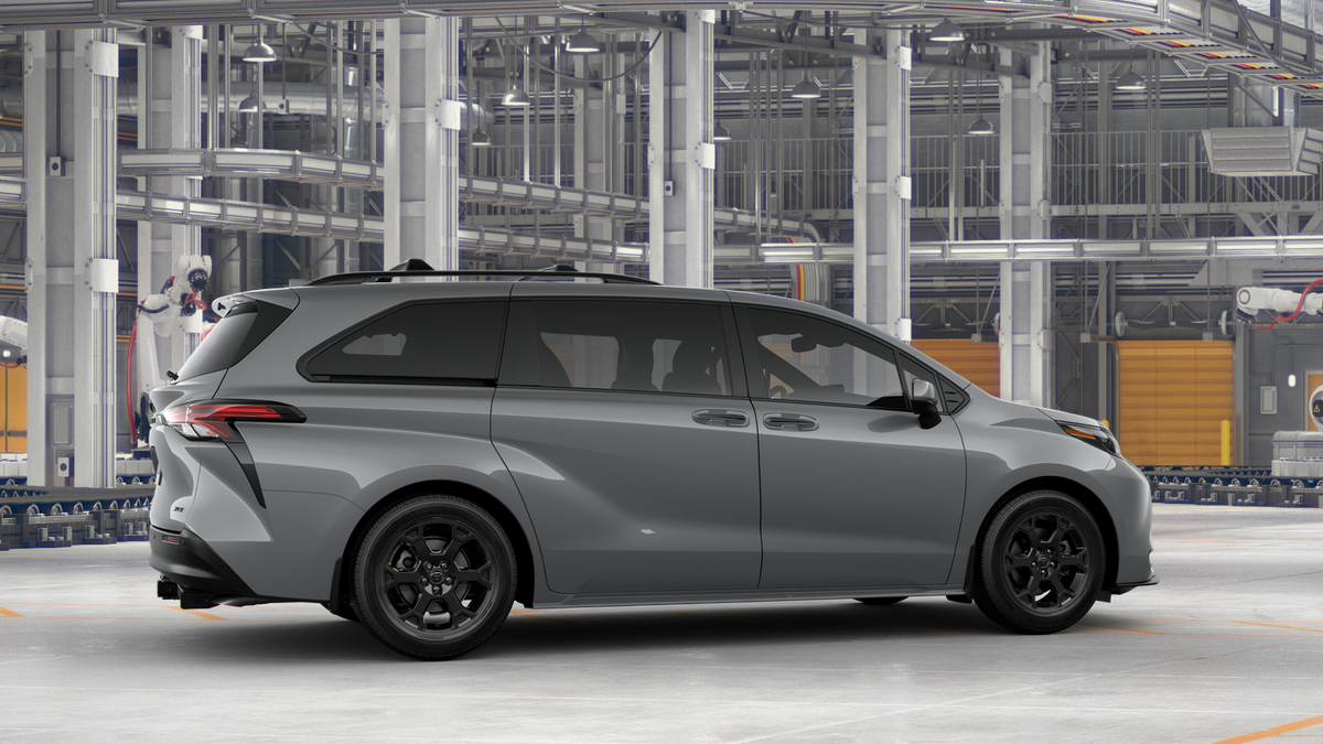 2025 Toyota Sienna Woodland Edition photo 13