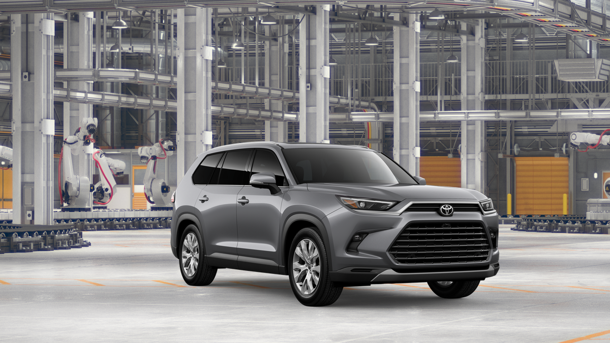 2026 Toyota Highlander Hybrid Limited photo 13