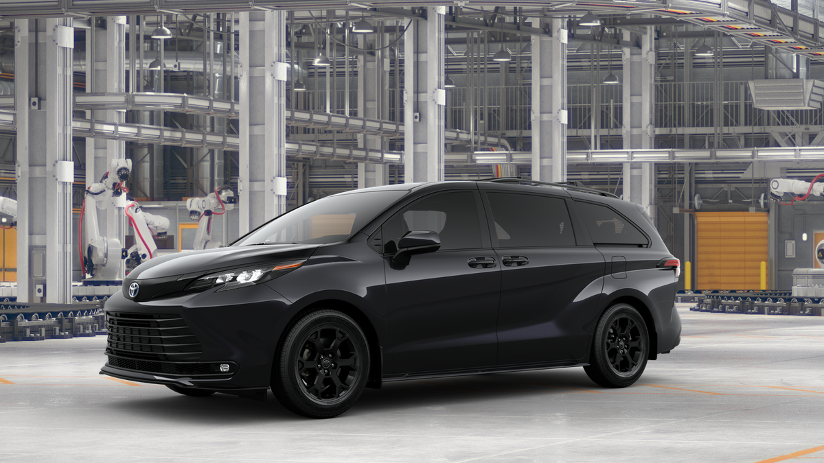 2025 Toyota Sienna Woodland Edition photo 4