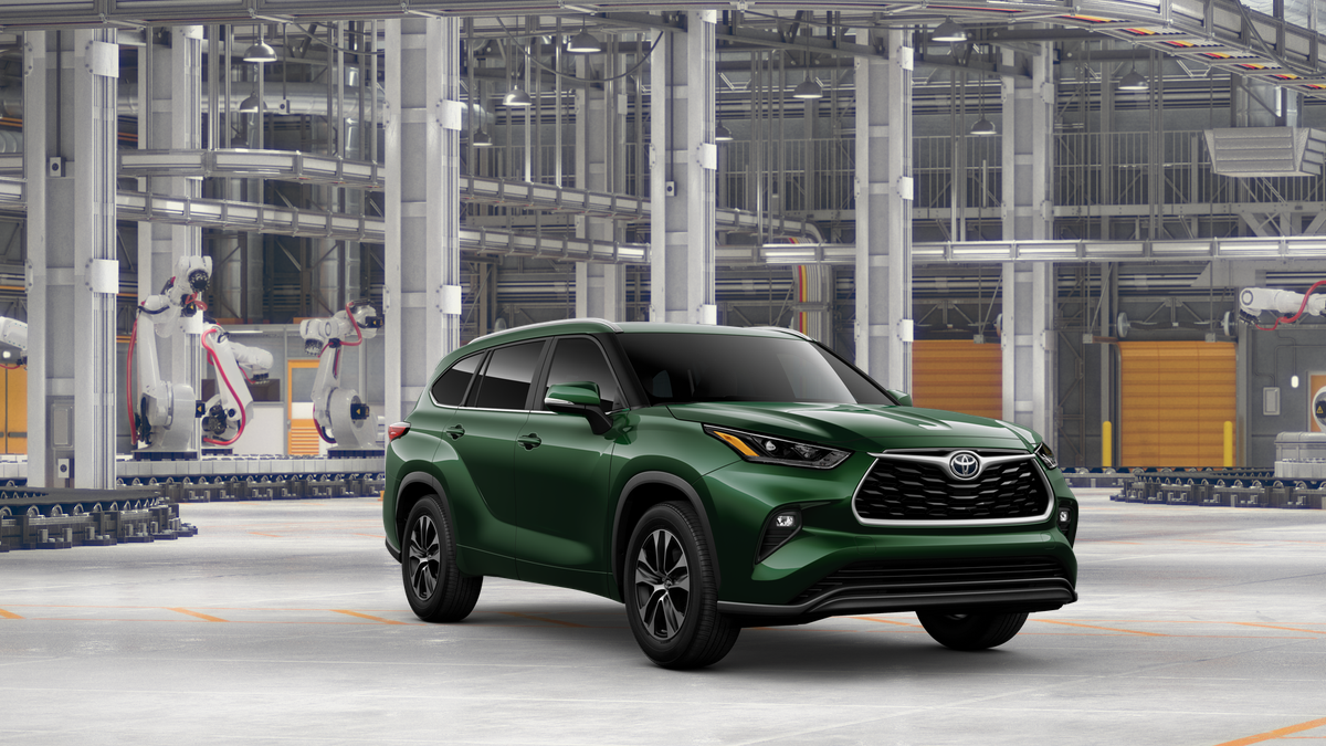 2025 Toyota Highlander XLE photo 17