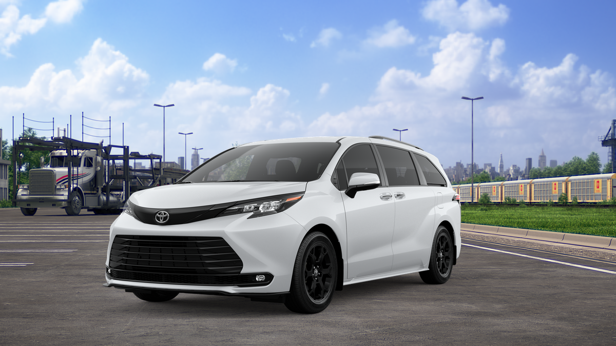 2025 Toyota Sienna Woodland Edition photo 4