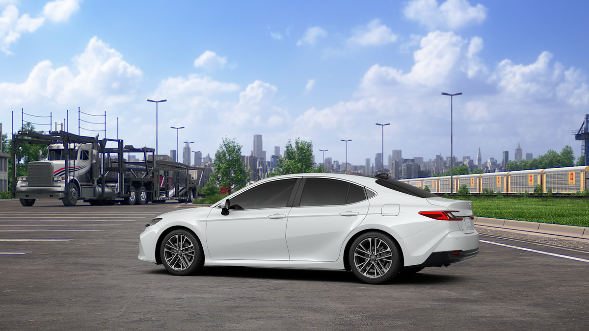 New 2027 Wind Chill Pearl <sup>1</sup> Toyota  XLE image 7