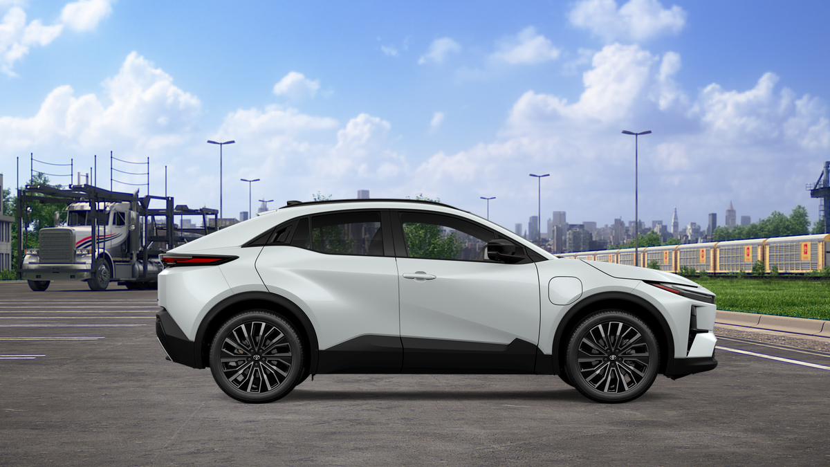 New 2026 Wind Chill Pearl <sup>1</sup> Toyota  XSE image 15