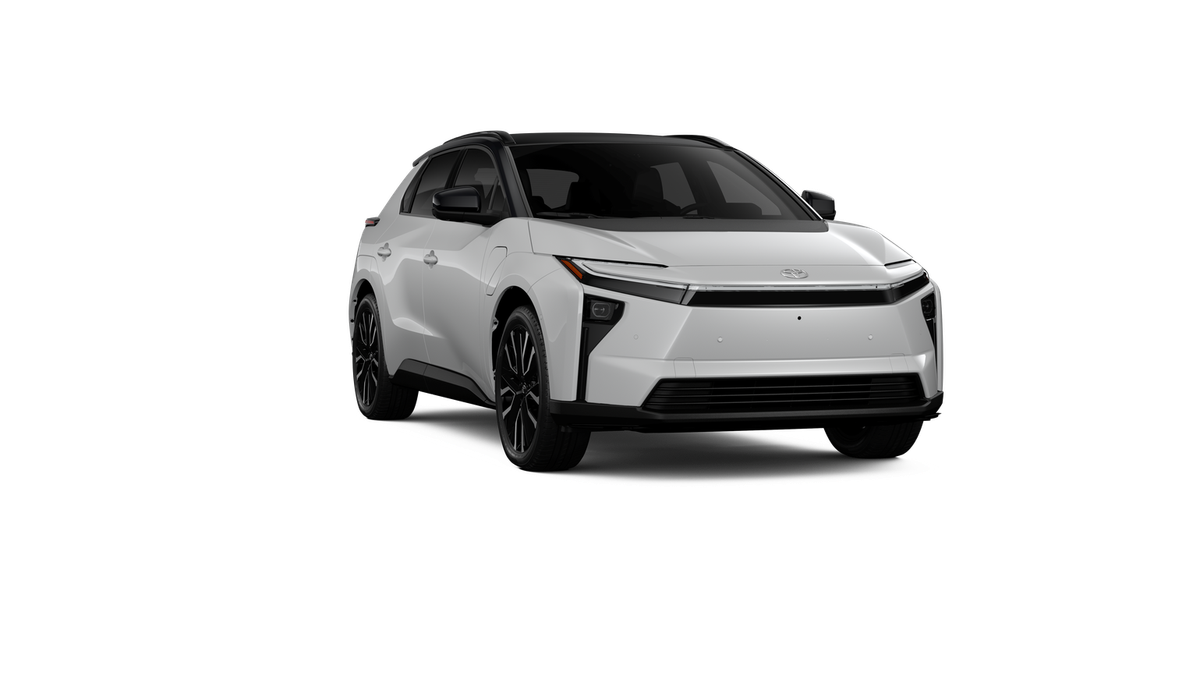 New 2026 Wind Chill Pearl with Midnight Black Metallic roof <sup>1</sup> Toyota  Limited image 18