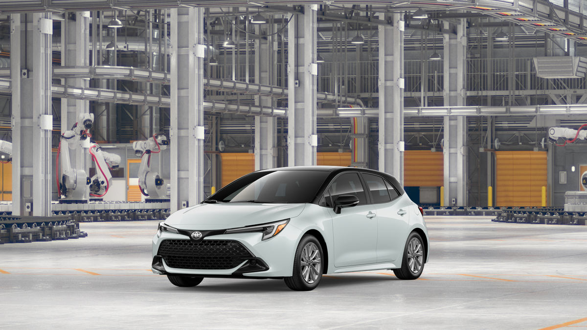 2026 Toyota Corolla Hatchback SE's photo
