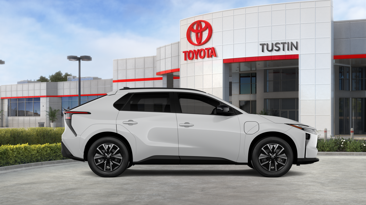 New 2026 Wind Chill Pearl <sup>1</sup> Toyota  XLE image 14