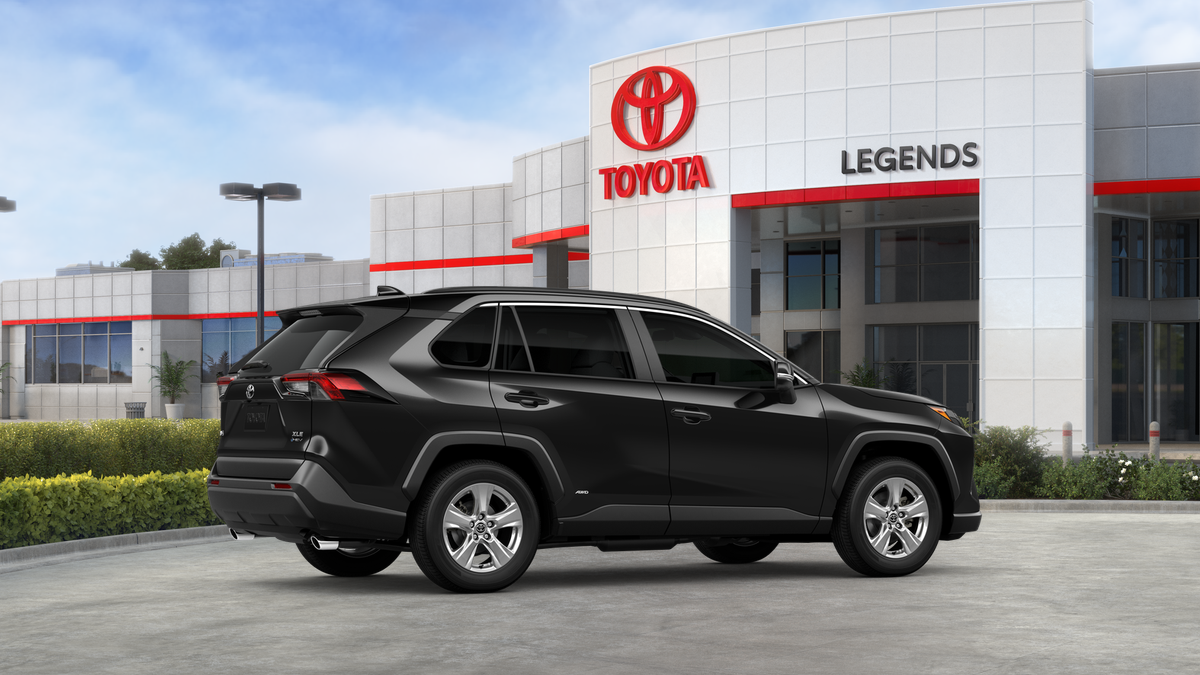 2025 Toyota RAV4 Hybrid XLE photo 4