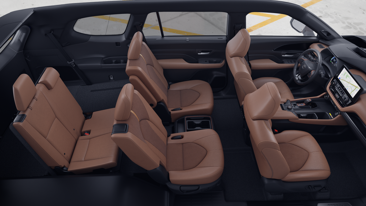 2026 Toyota Highlander Hybrid Platinum photo 21