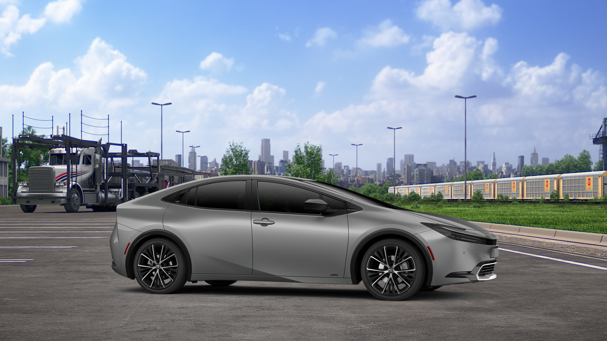 2026 Toyota Prius XLE photo 13