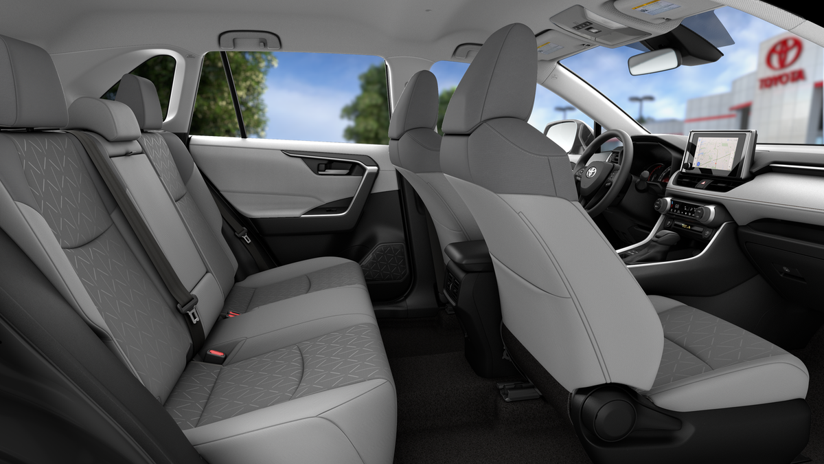 2025 Toyota RAV4 XLE photo 12
