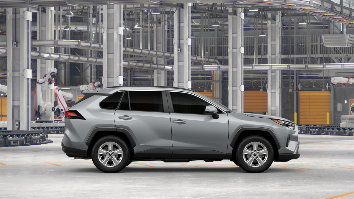 2025 Toyota RAV4 Hybrid XLE photo 13