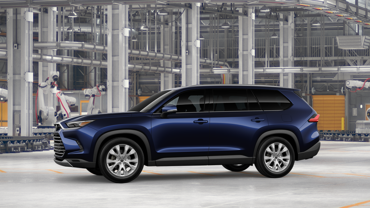 2026 Toyota Highlander Hybrid Limited photo 3