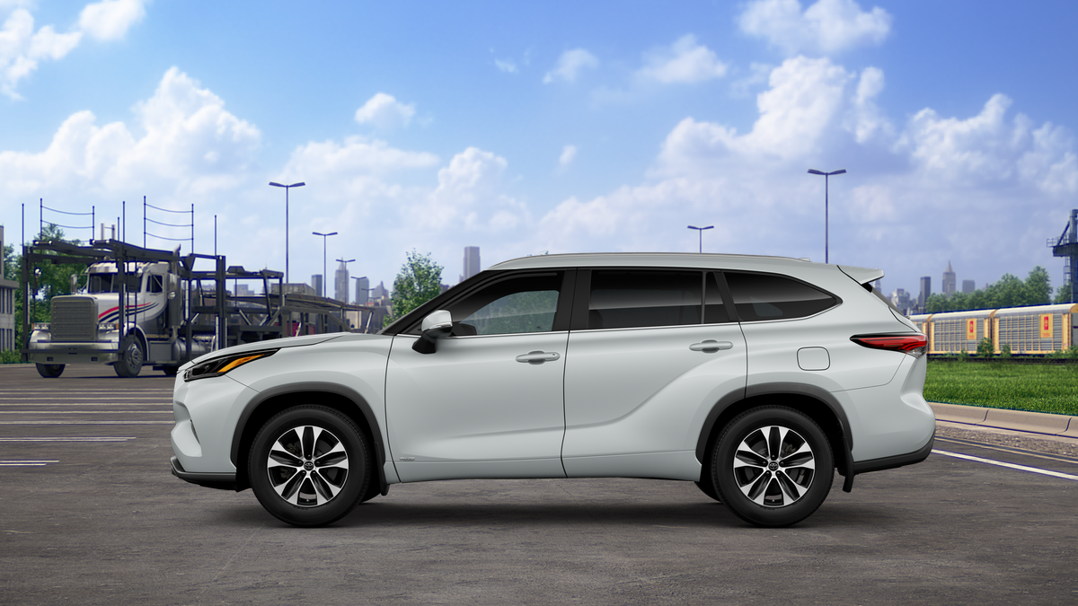 2025 Toyota Highlander Hybrid XLE photo 6