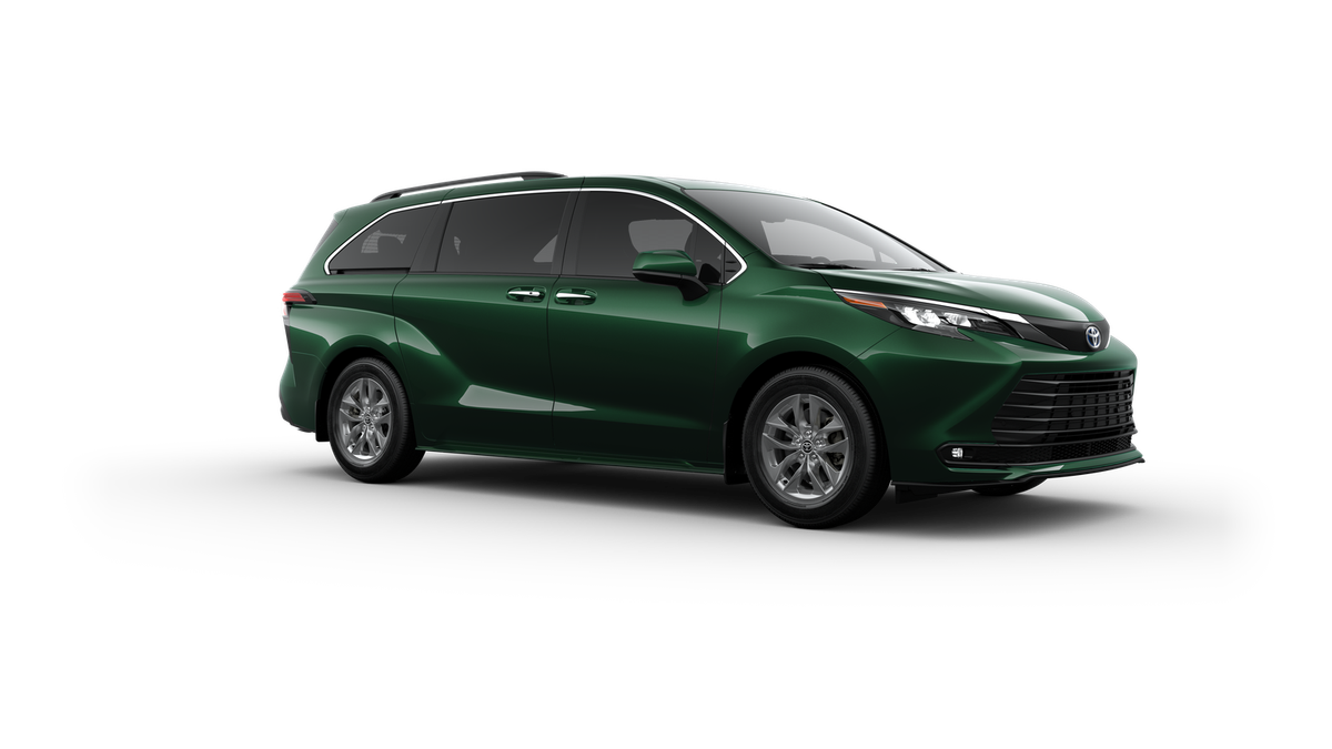 2025 Toyota Sienna XLE photo 30