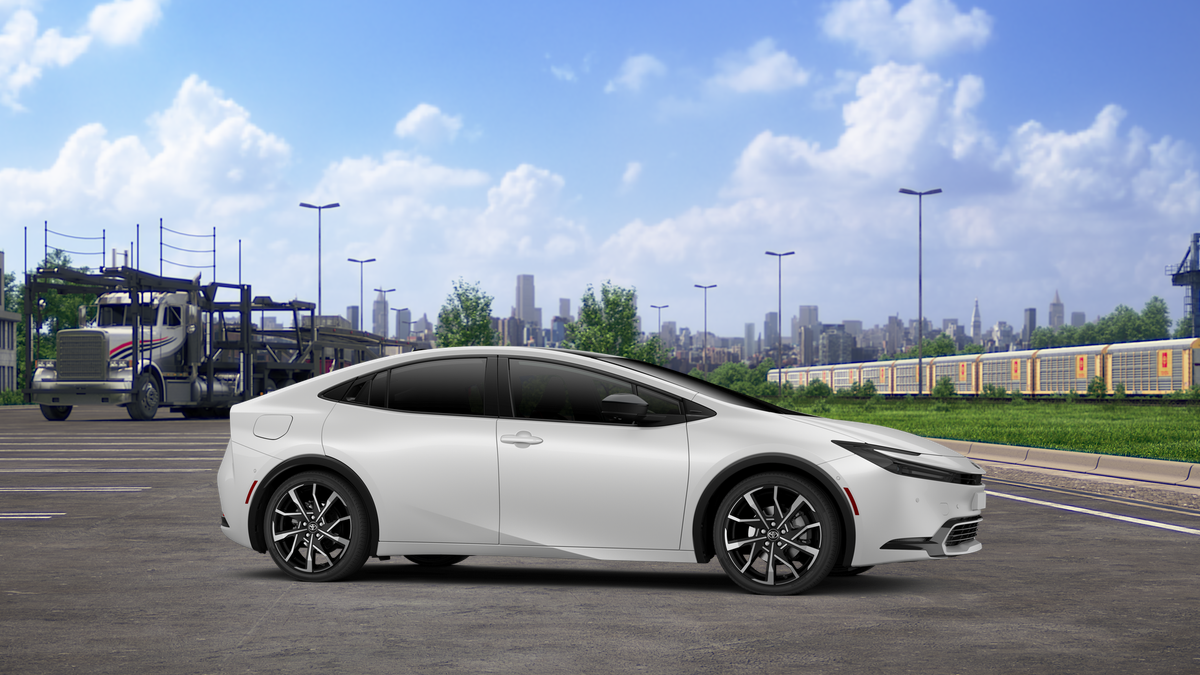2026 Toyota Prius Plug-in Hybrid XSE Premium photo 13