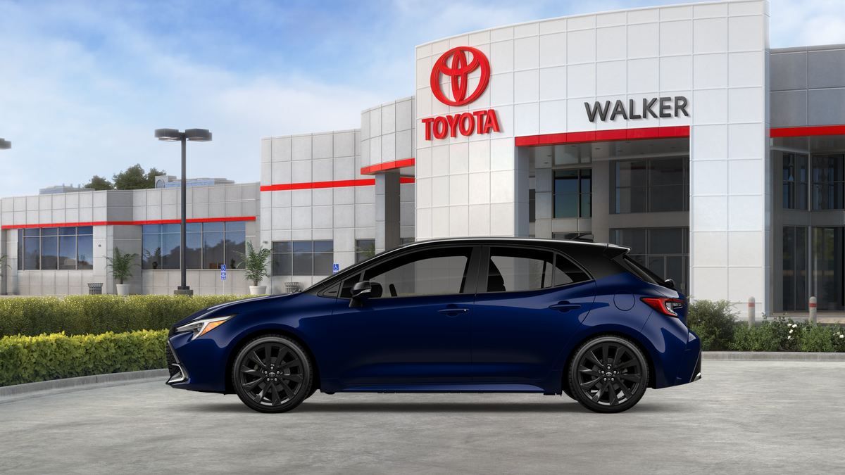 New 2027 Blueprint with Black roof <sup>1</sup> Toyota  XSE image 6